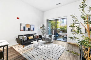 1BR Getaway with Pool View in Birmingham